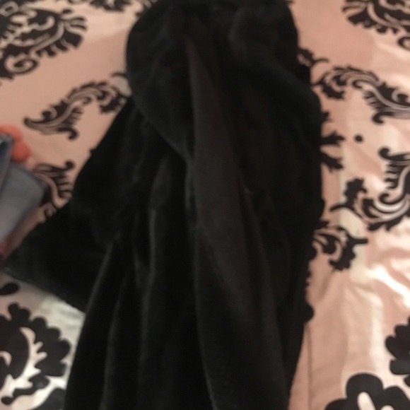 Black robe - Picture 3 of 4